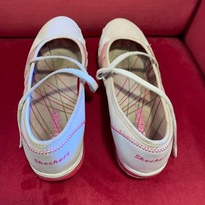 Pink and white Skechers....so cute!